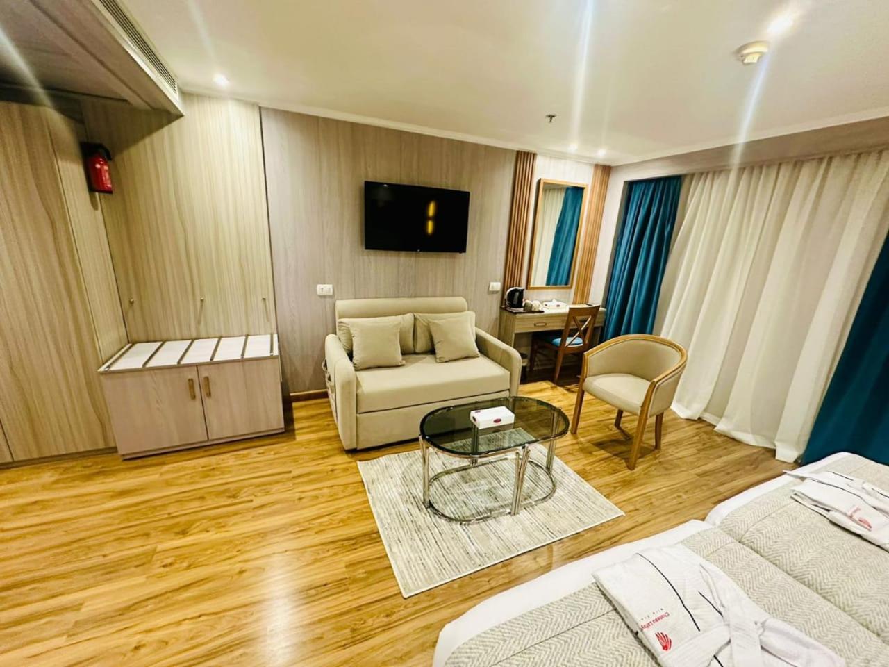 Ms Chateau Lafayette Nile Cruise - 4 Nights From Luxor Each Monday And 3 Nights From Aswan Each Friday Exterior foto