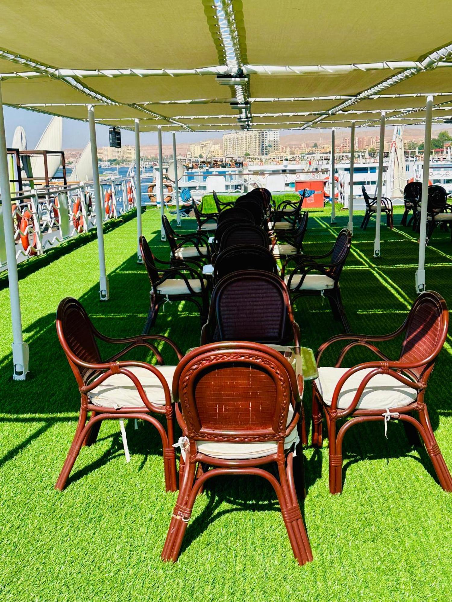 Ms Chateau Lafayette Nile Cruise - 4 Nights From Luxor Each Monday And 3 Nights From Aswan Each Friday Exterior foto